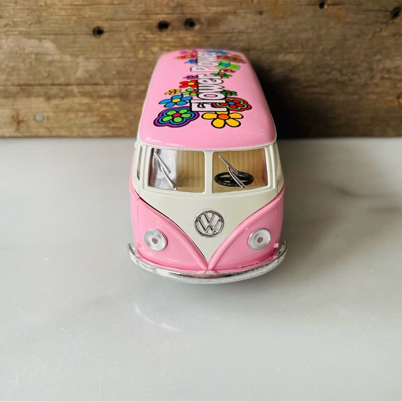 1962 VW Classical Bus Model Car•1/32•NWT•Pink~Cream VW Bus•Rear + Side Door Open - Picture 9 of 13